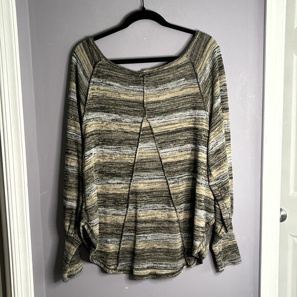 Free People Green and Gray Long Sleeve Knit Top with Scoop Neck Size Small - Picture 6 of 9